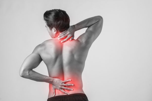 Nugaros skausmai- osteochondrozė / FREEPIK.COM NUOTR.